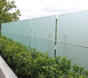 Frameless glass privacy screens Melbourne