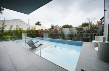 Frameless Pool Fence